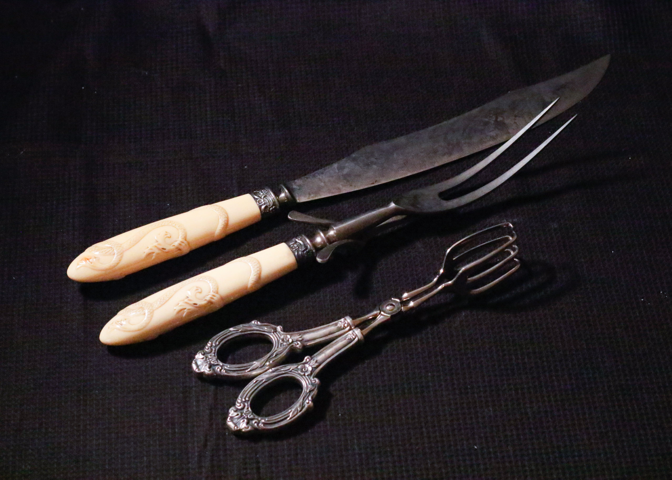 Landers Frary & Clark Celluloid Carving Set with Sterling Tongs