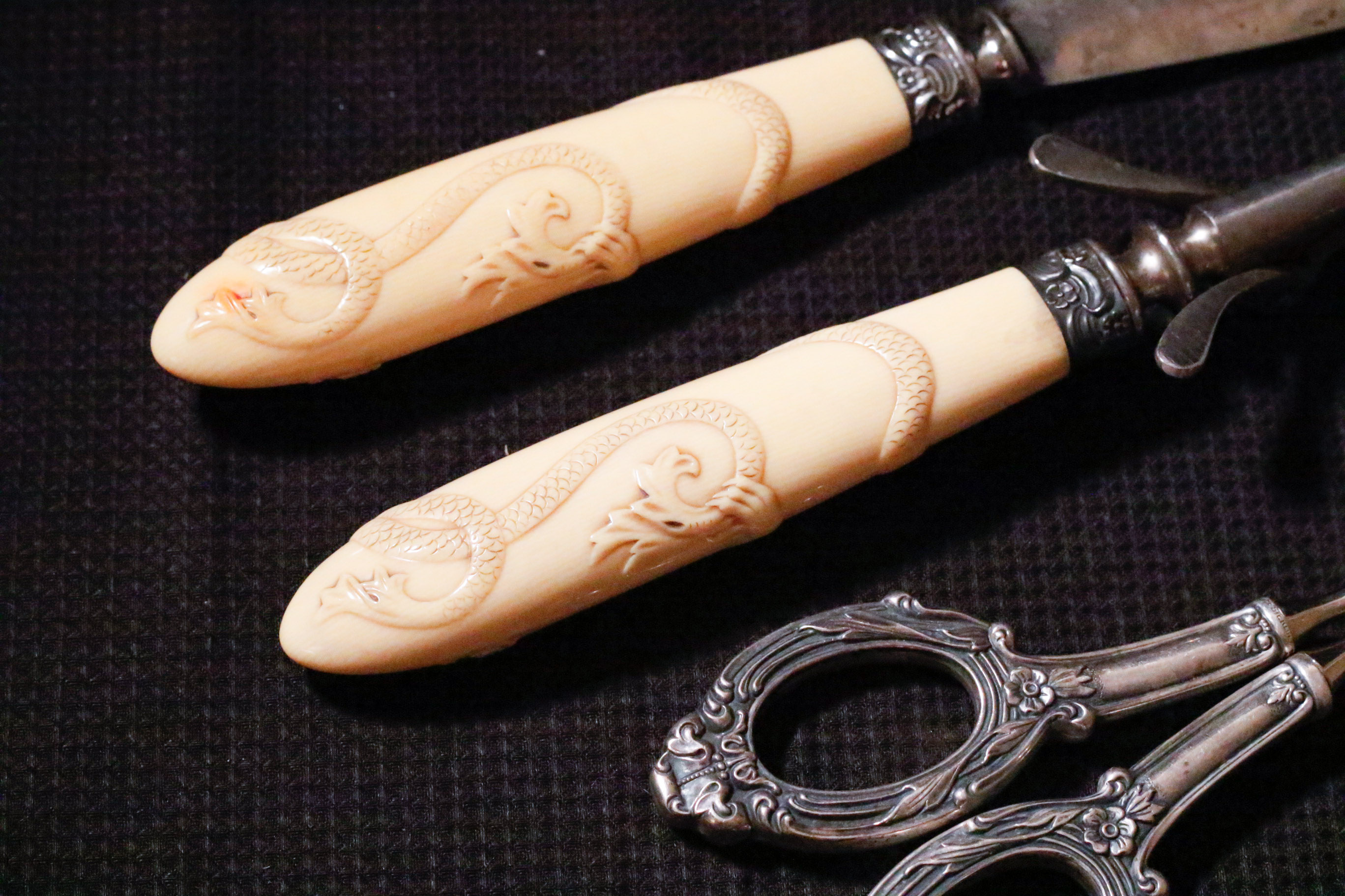 Landers Frary & Clark Celluloid Carving Set with Sterling Tongs