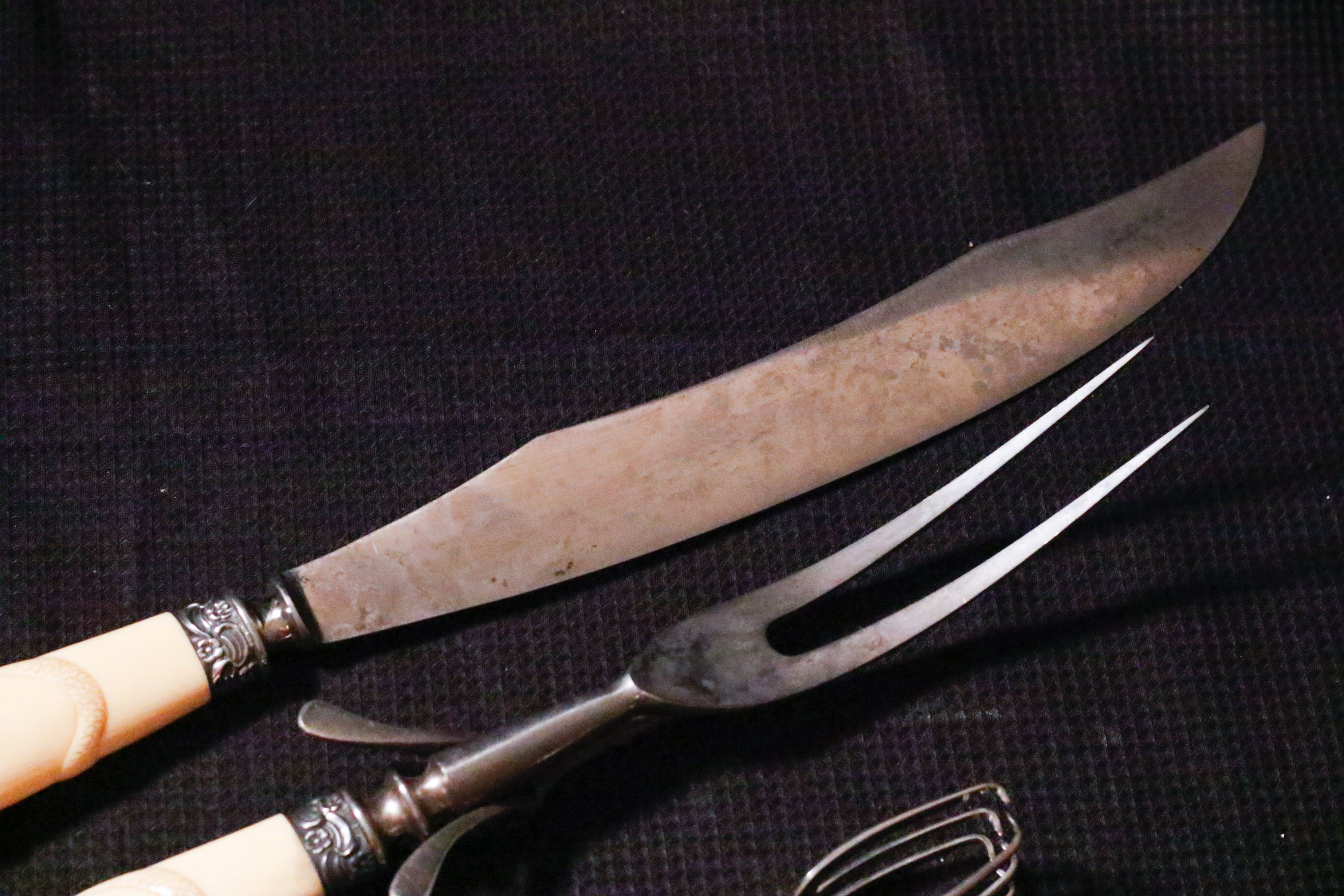 Landers Frary & Clark Celluloid Carving Set with Sterling Tongs