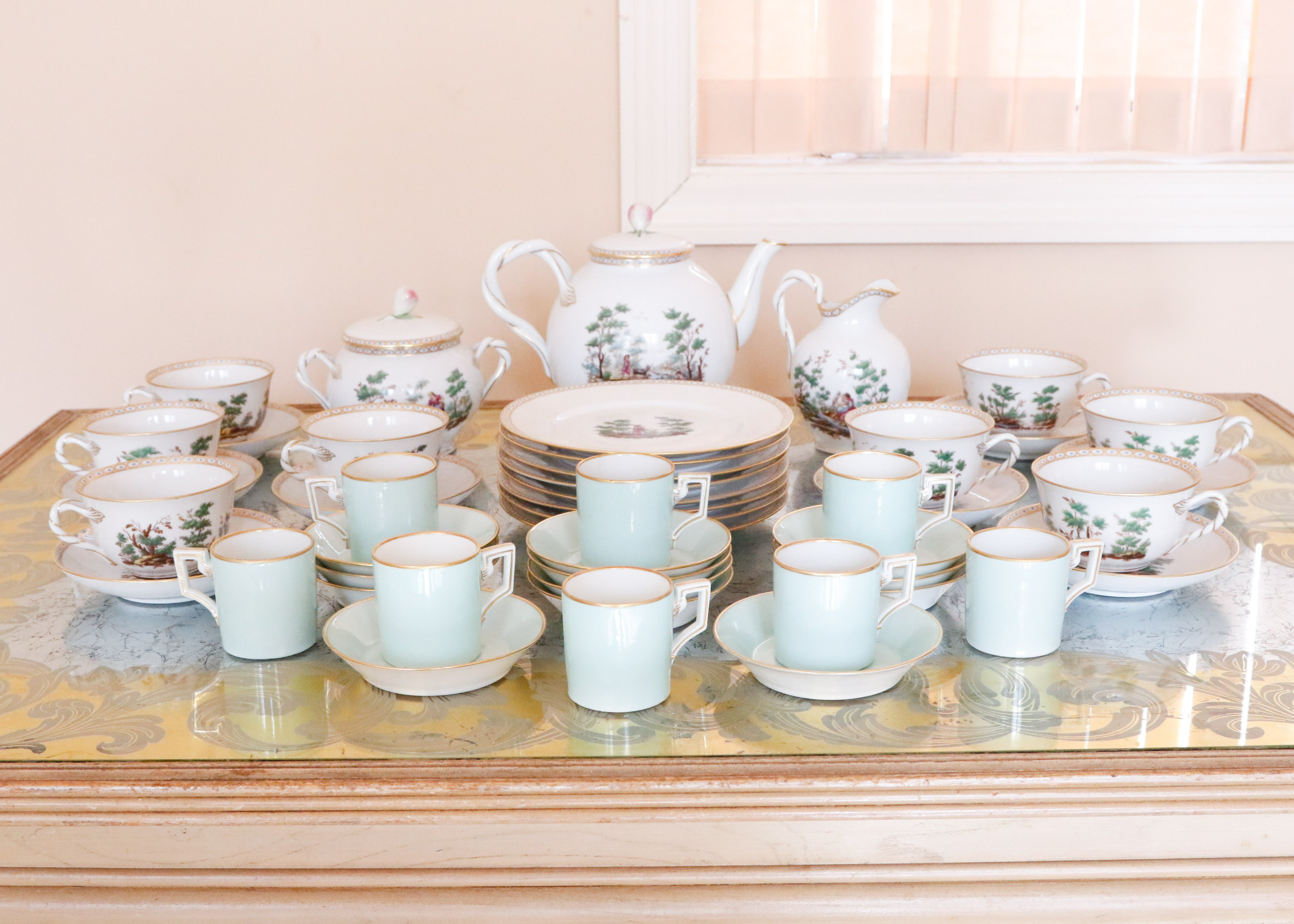 Richard Ginori Porcelain Tea and Espresso Service for Eight