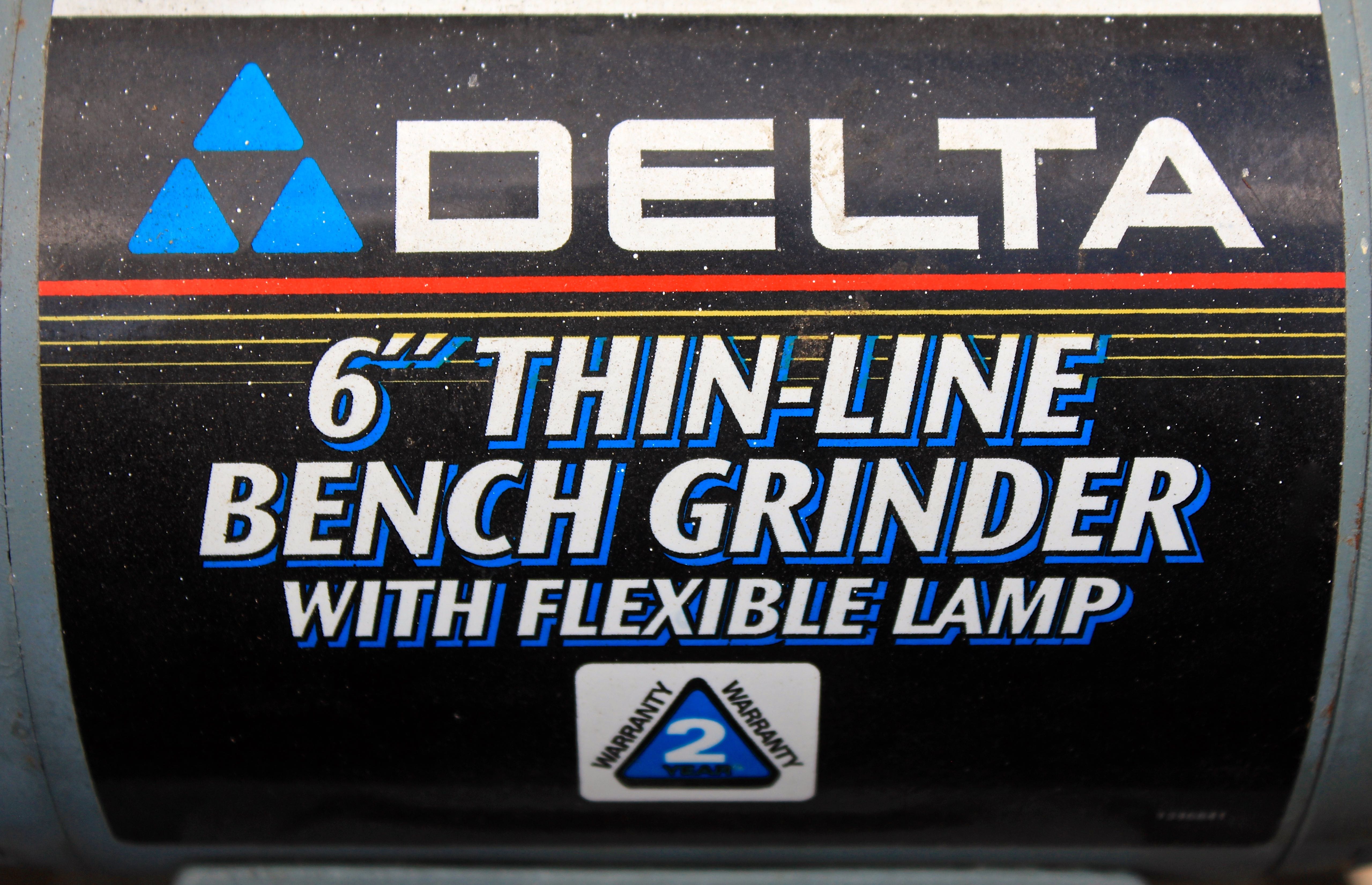 Delta Bench Grinder with Flexible Lamp and Stand