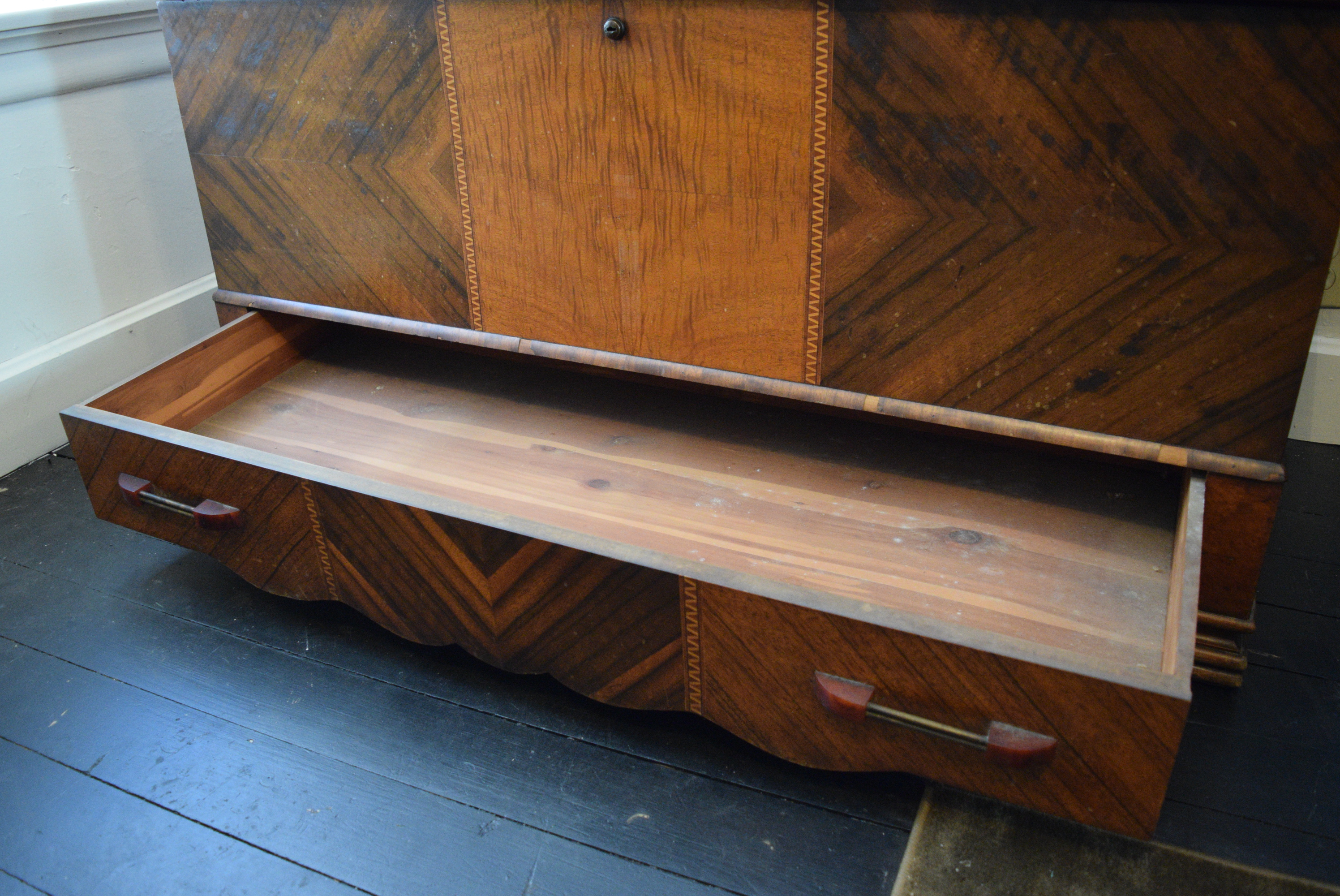 Lane Art Deco Waterfall Cedar Chest with Clock EBTH