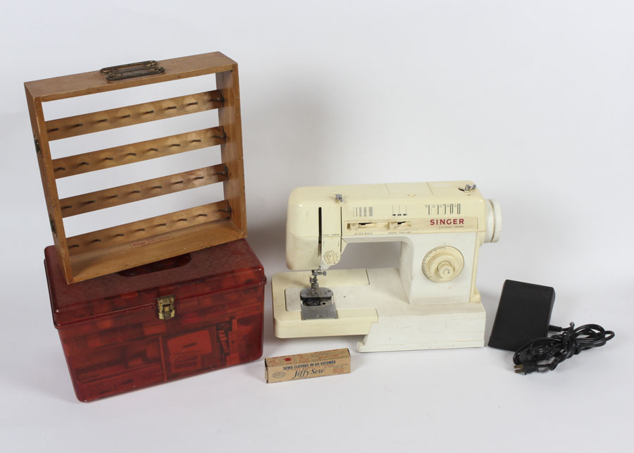 Singer Merritt Zig Zag Sewing Machine