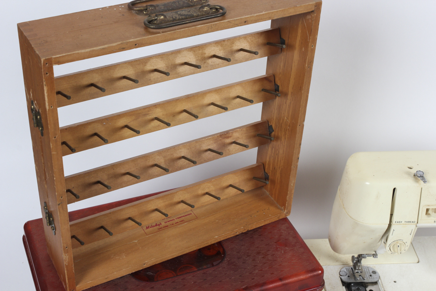 Singer Merritt Zig Zag Sewing Machine