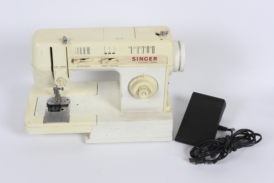Singer Merritt Zig Zag Sewing Machine