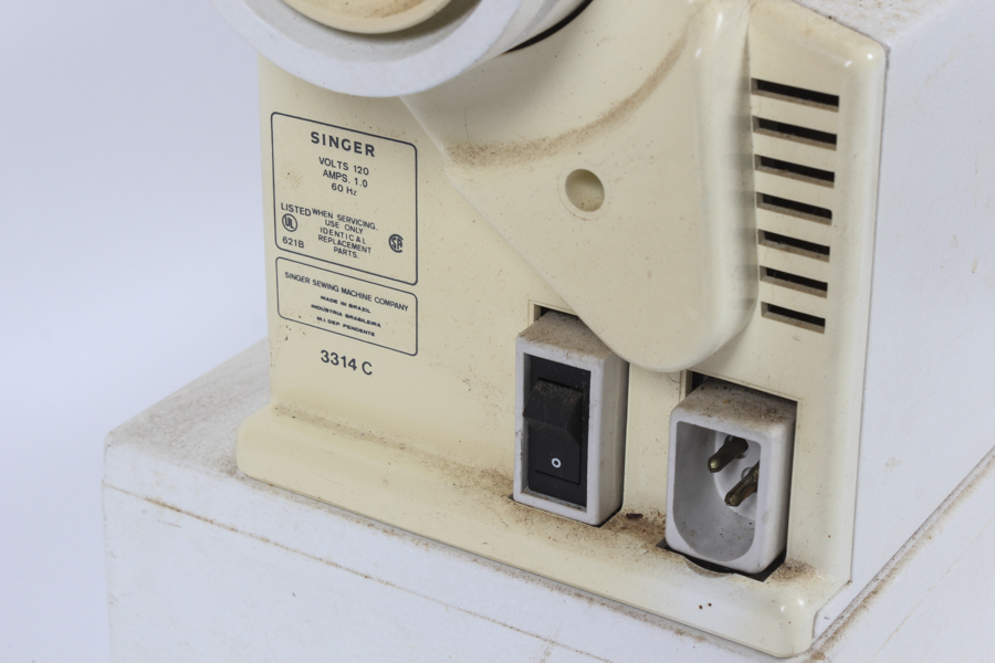 Singer Merritt Zig Zag Sewing Machine