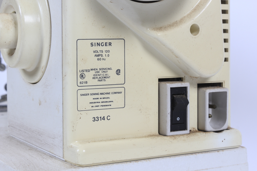 Singer Merritt Zig Zag Sewing Machine