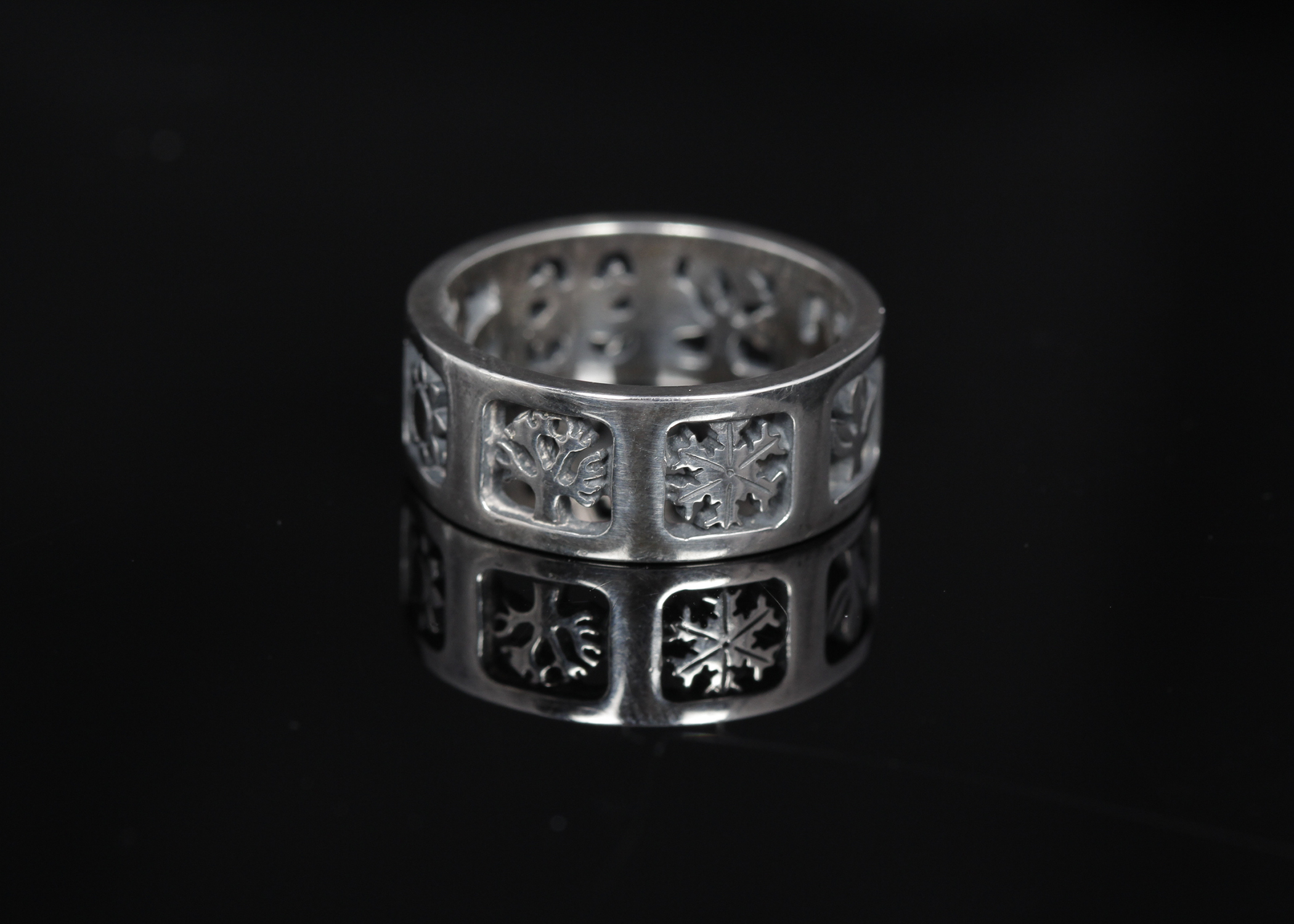 James Avery Sterling Silver Seasons Band