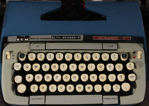 Vintage Smith-Corona Classic 12 Typewriter with Case