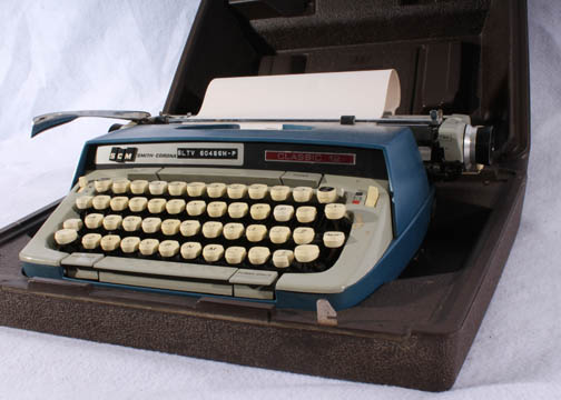 Vintage Smith-Corona Classic 12 Typewriter with Case