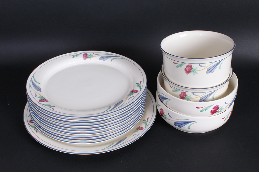 Lenox "Poppies in Blue" Chinastone Set