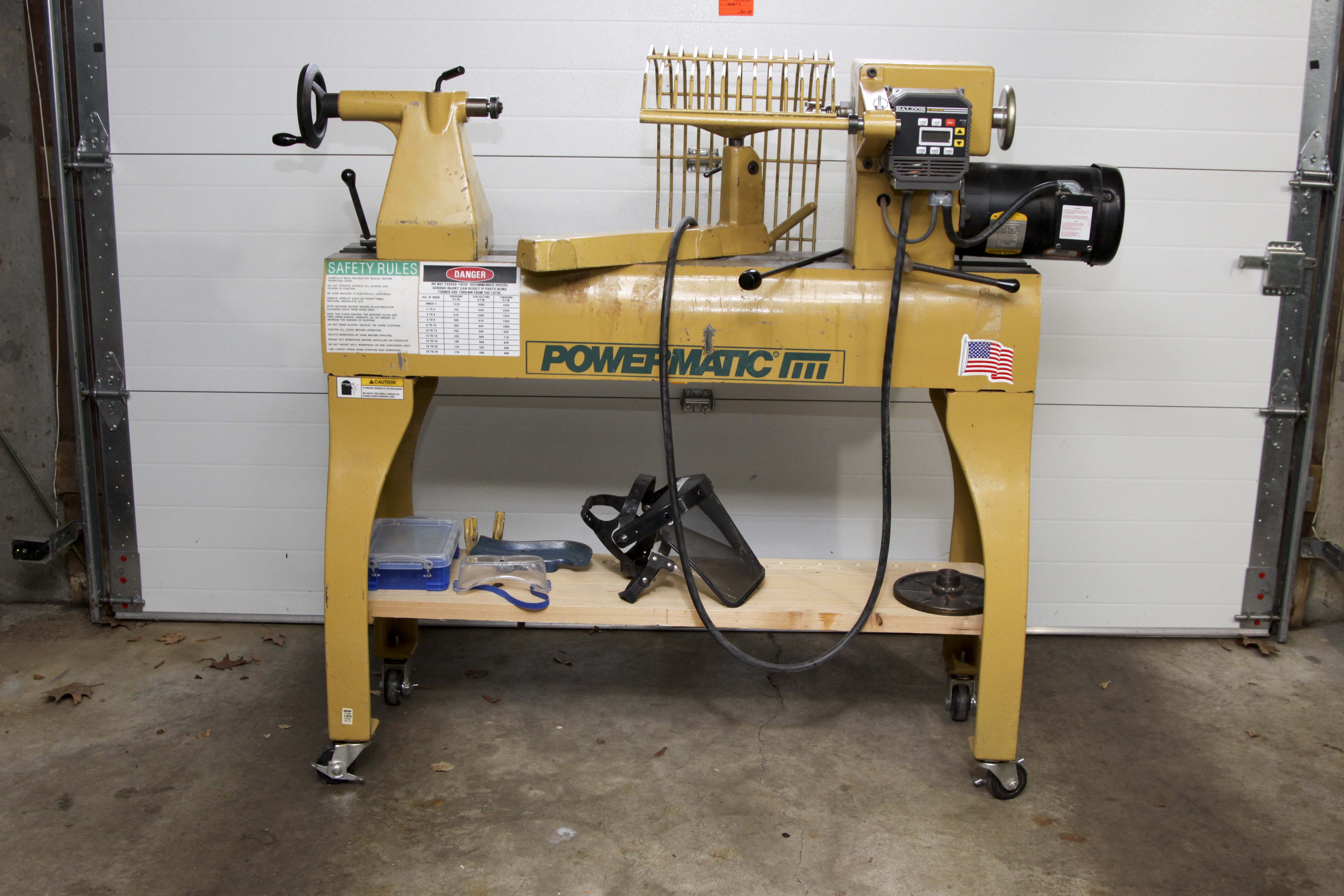 Powermatic 220-Volt Wood Lathe Model 3520