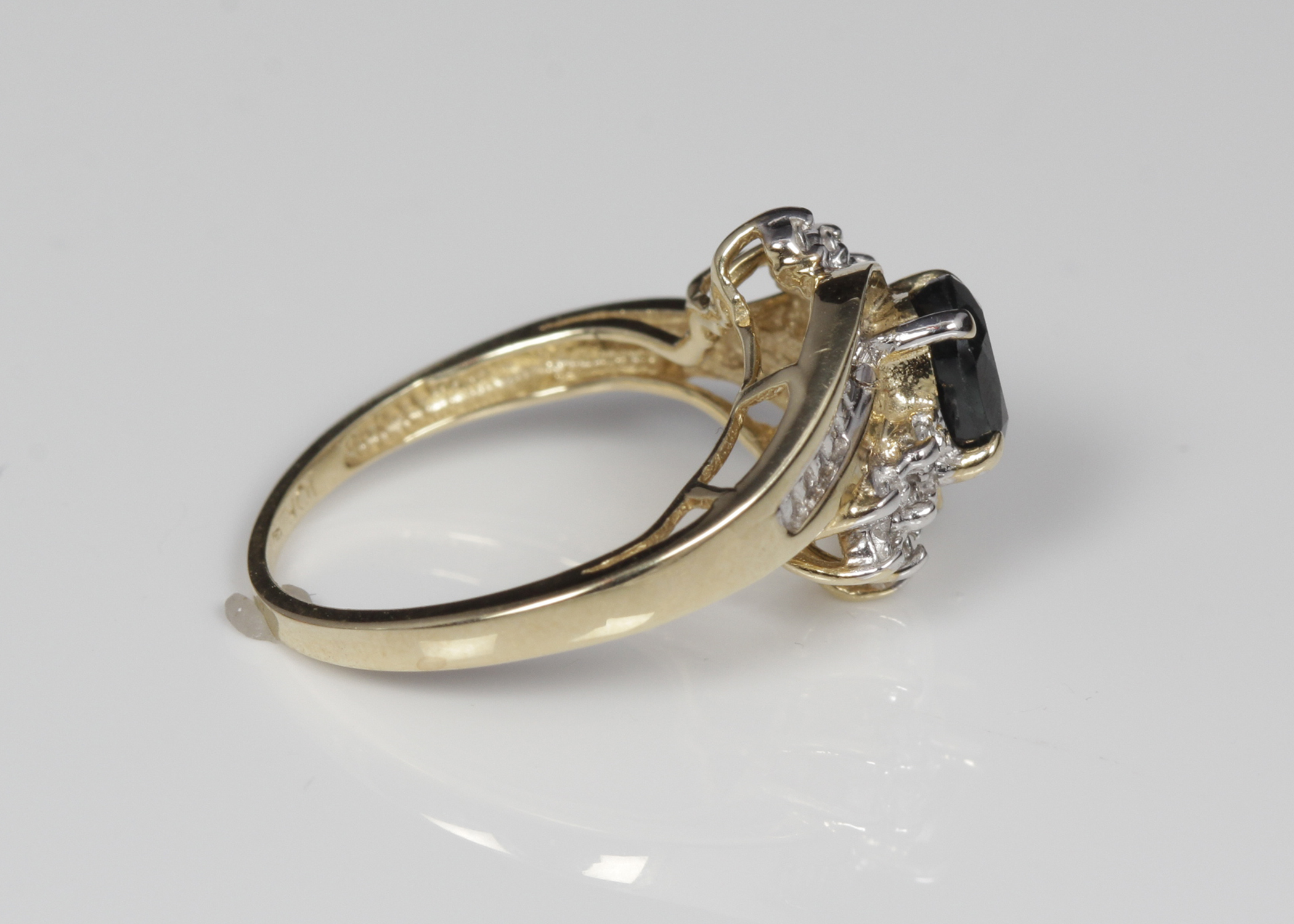 10K Yellow Gold Diamond Sapphire Ring