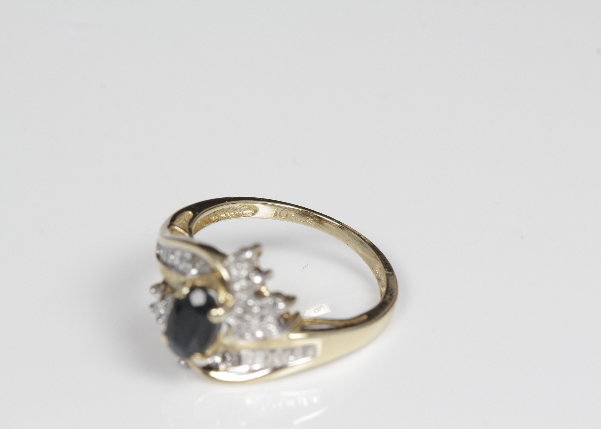 10K Yellow Gold Diamond Sapphire Ring