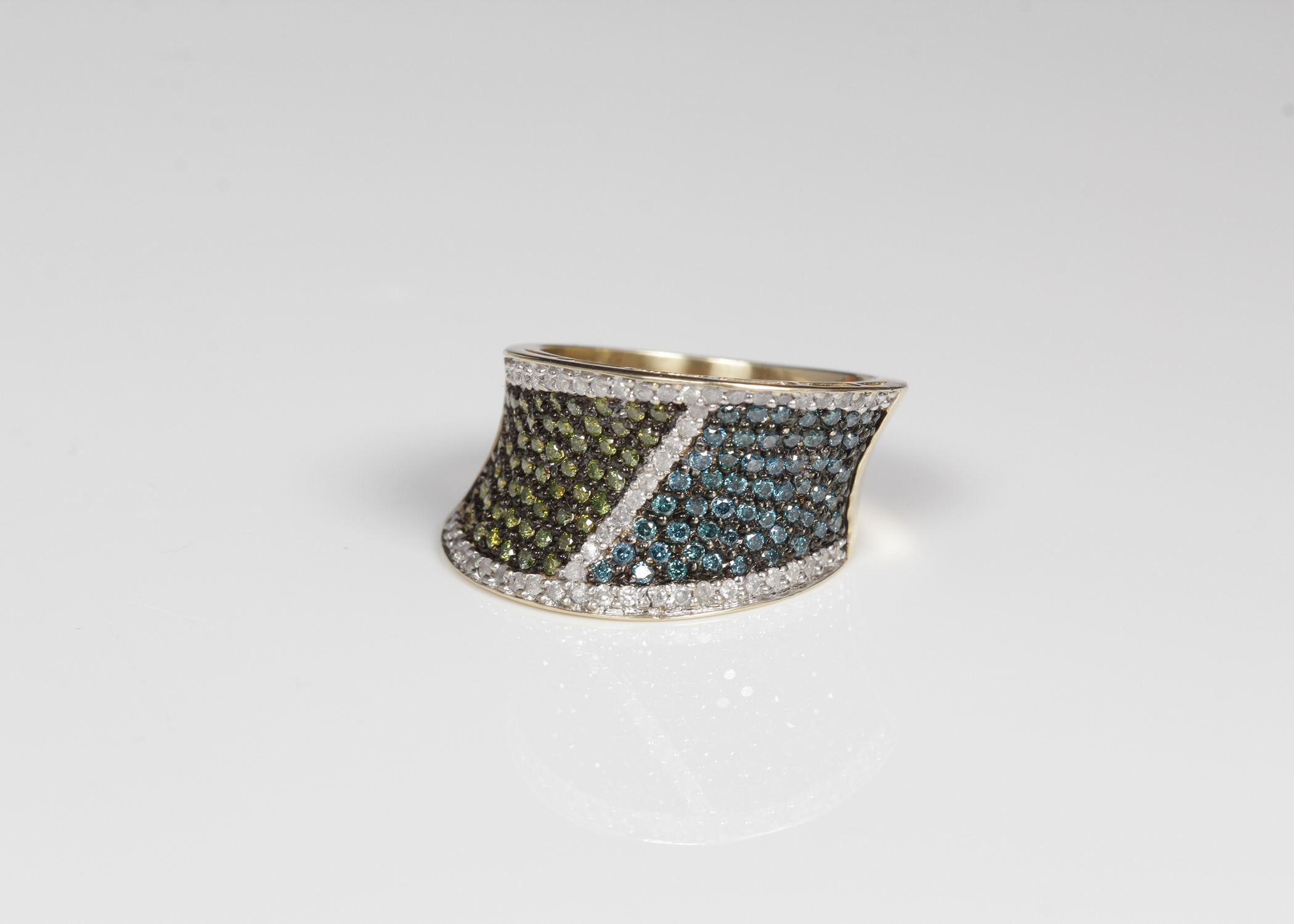 14K Yellow Gold Diamond Band