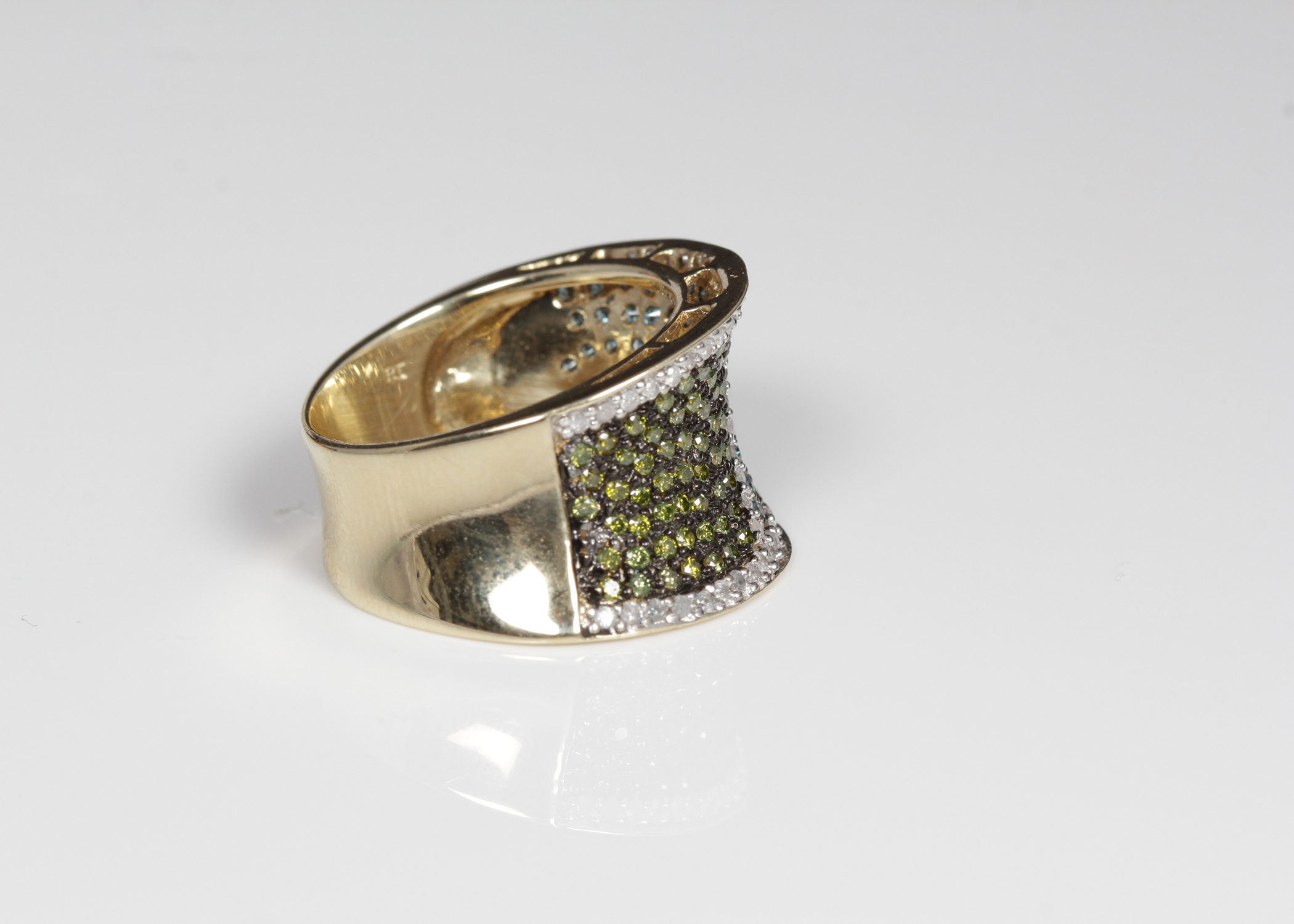 14K Yellow Gold Diamond Band