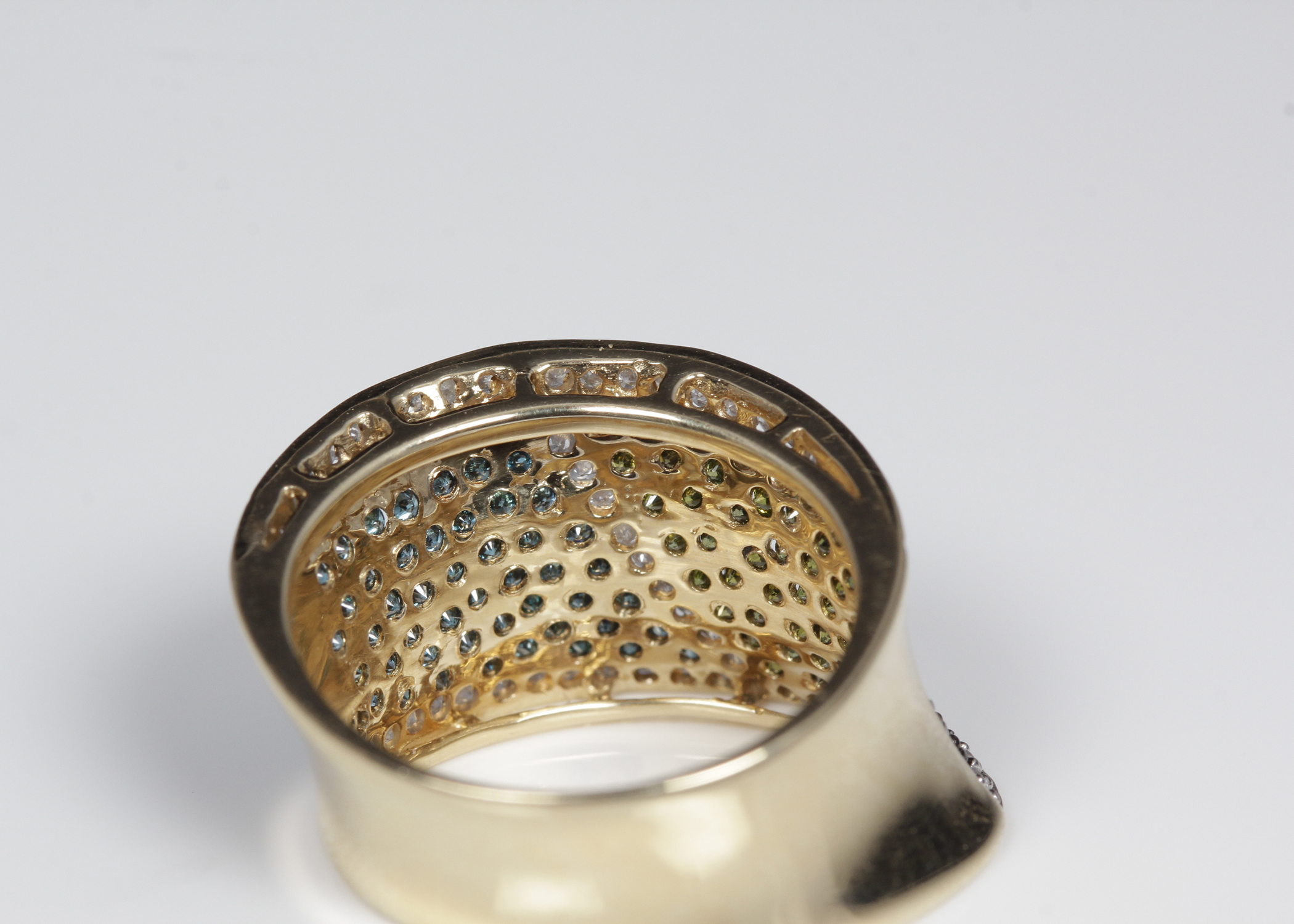 14K Yellow Gold Diamond Band