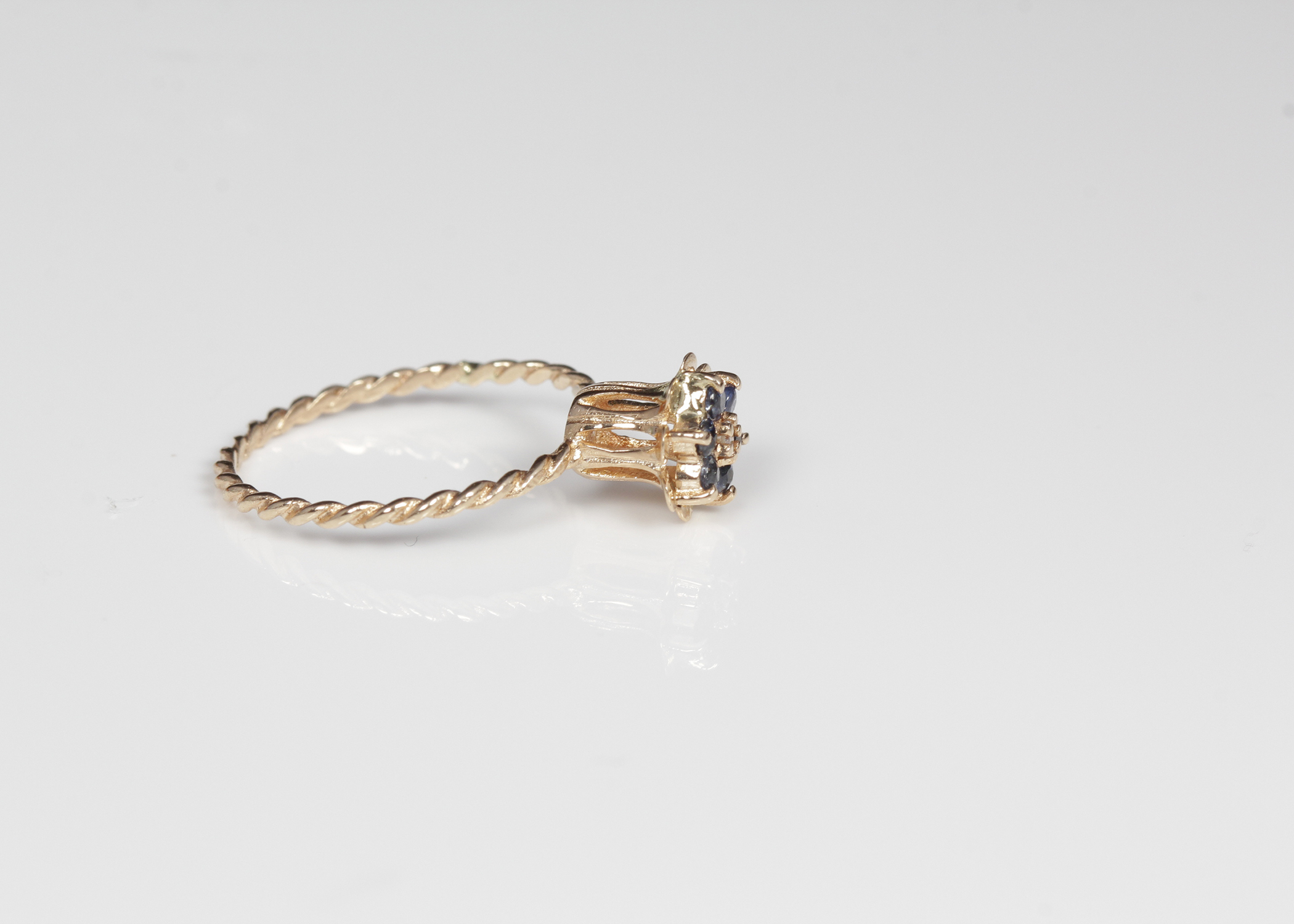 14K Yellow Gold Sapphire and Diamond Tulip Ring