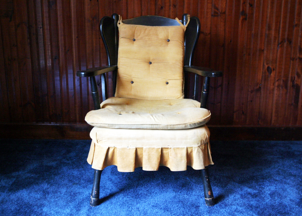 Early American Windsor Style Arm Chair