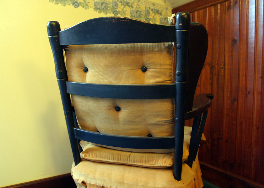 Early American Windsor Style Arm Chair