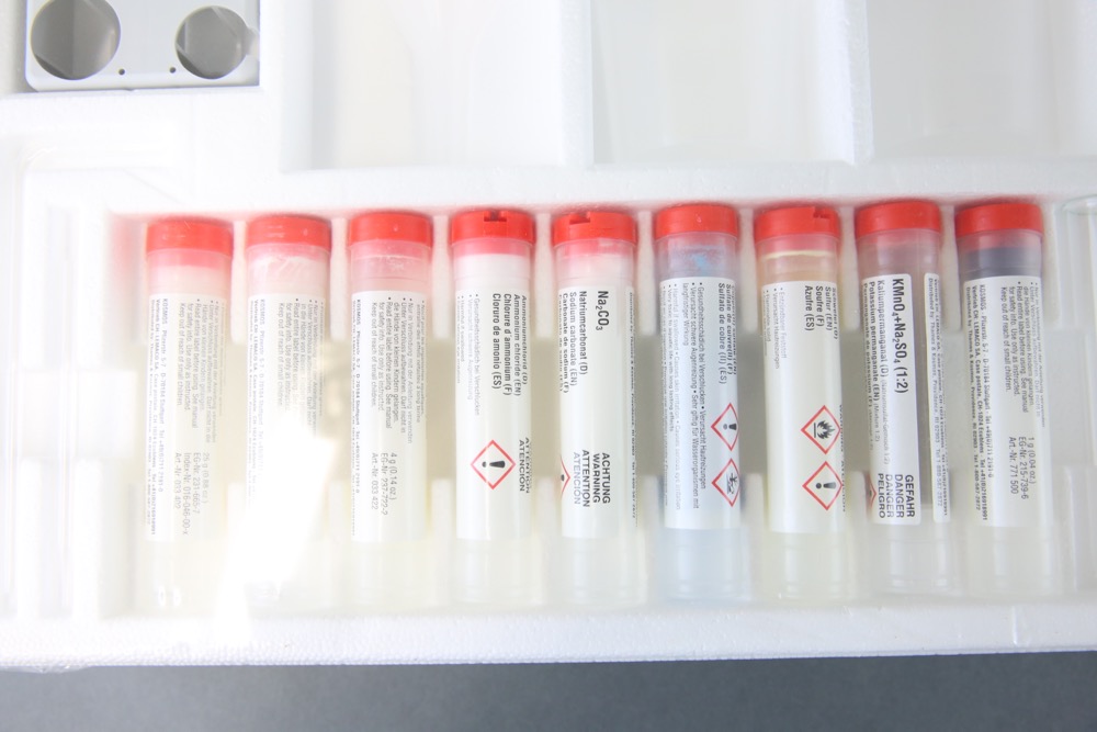 Thames & Kosmos Chemistry "Chem C3000" Experiment Kit