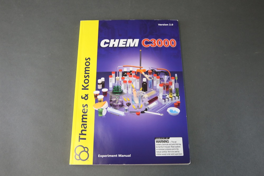 Thames & Kosmos Chemistry "Chem C3000" Experiment Kit