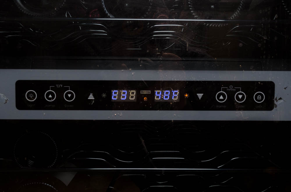 Magic Chef Wine and Beverage Cooler Model MCWC44DZ