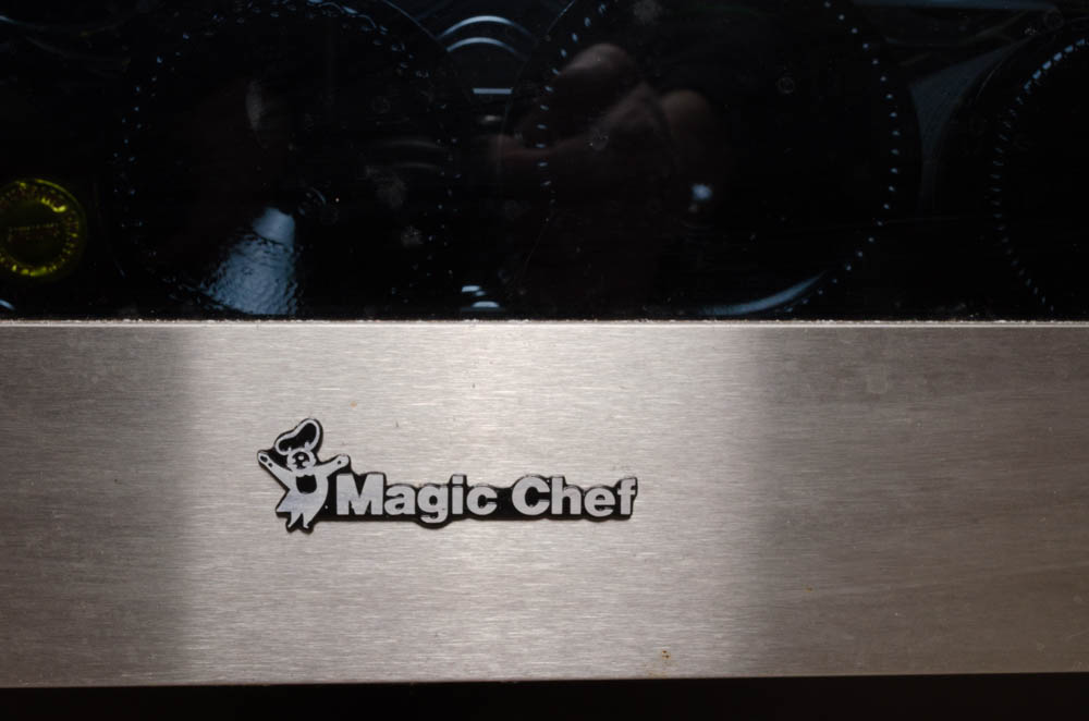 Magic Chef Wine and Beverage Cooler Model MCWC44DZ