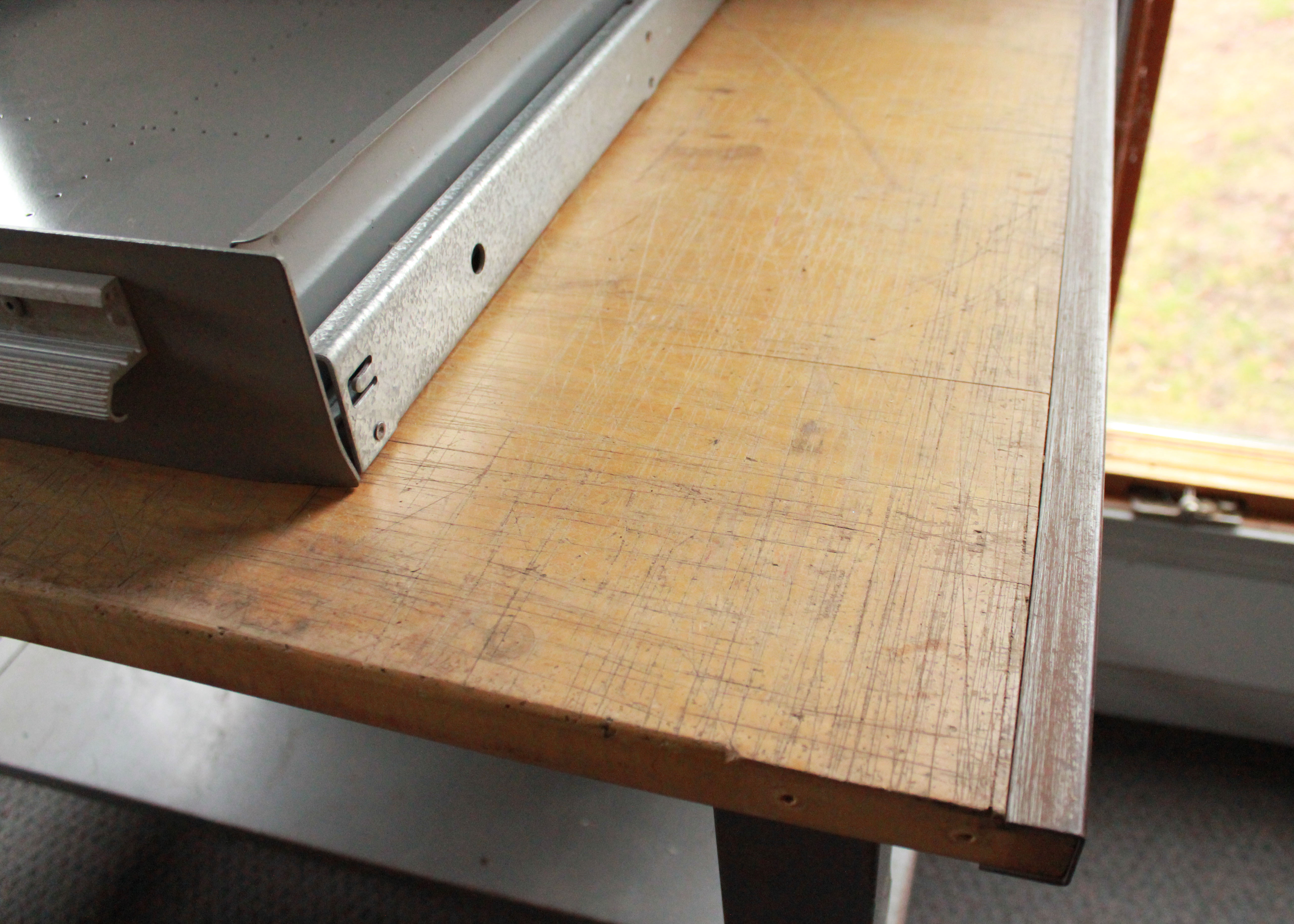 Mayline Adjustable Work Bench