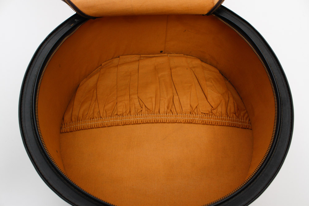 Mary Poppins Benay Albee Straw Hat and Plaid Hatbox