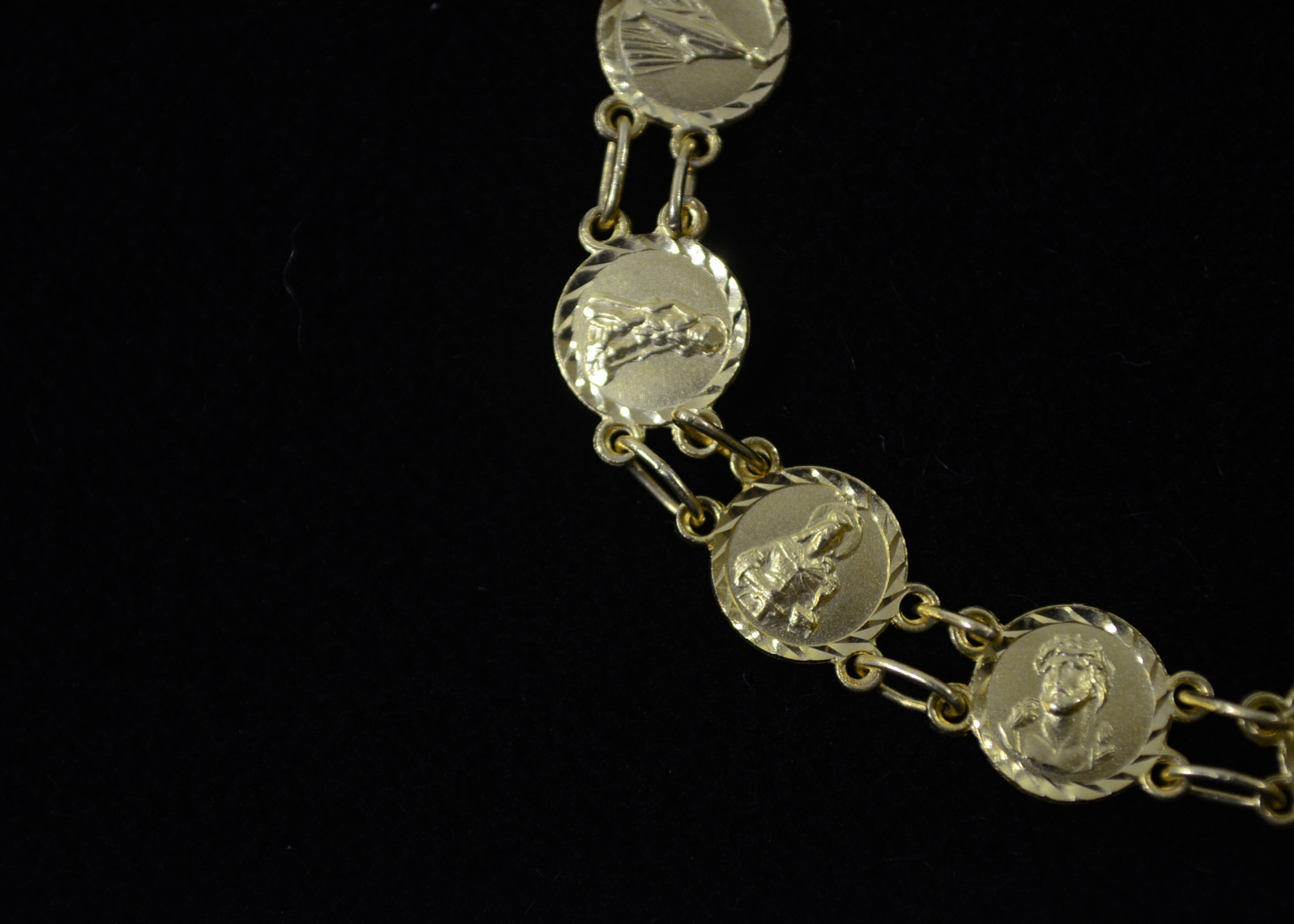 14K Yellow Gold Medallion Bracelet