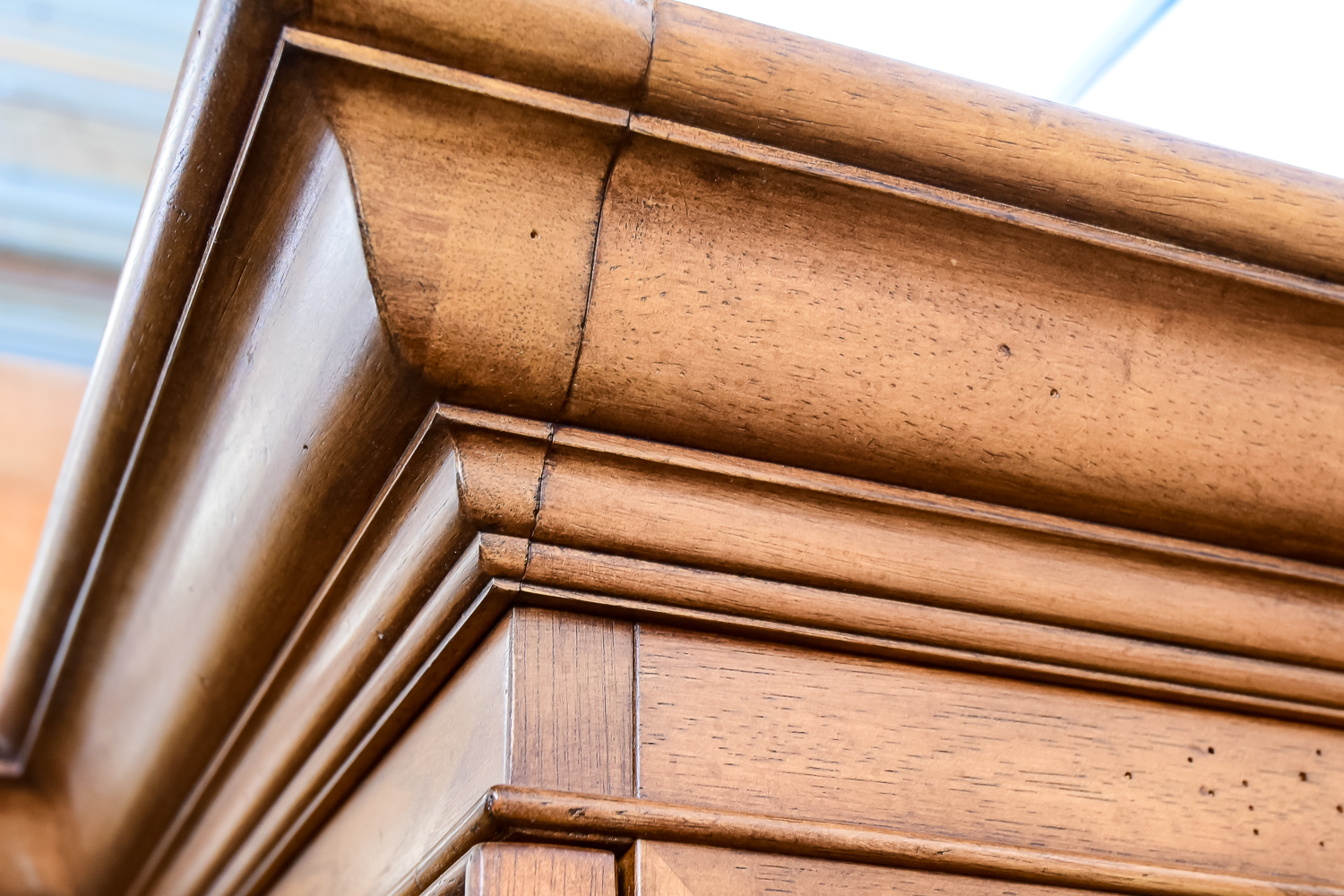 Thomasville Villa Soleil Hutch