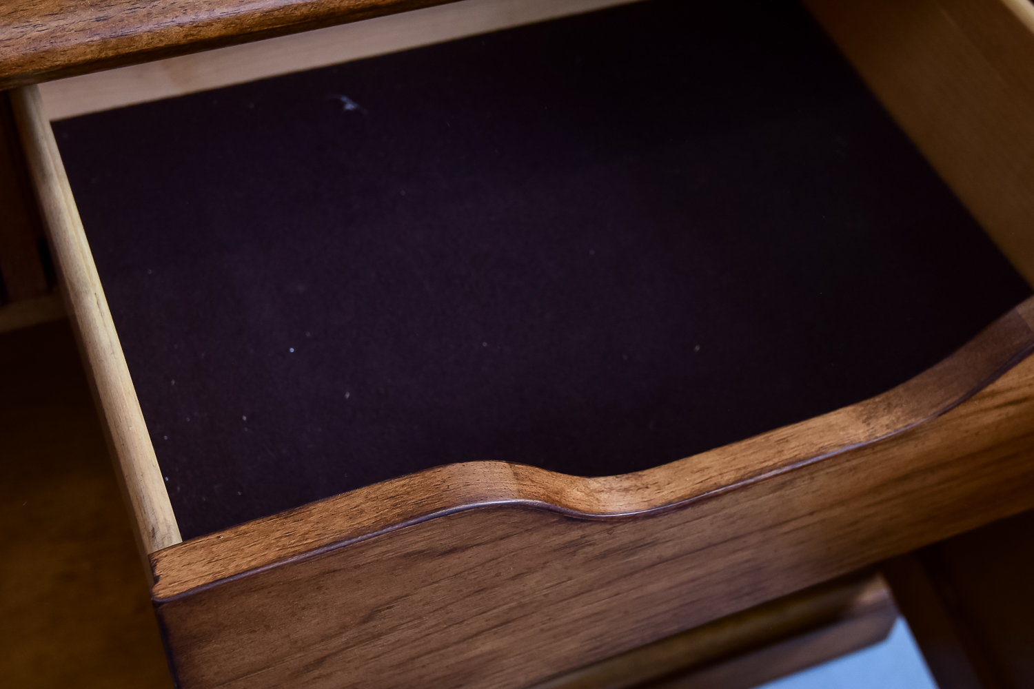 Thomasville Villa Soleil Hutch