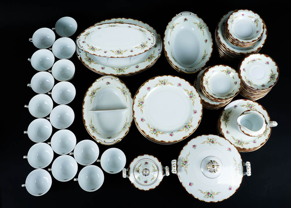 97 Piece Harmony House China Set in "Wembley"