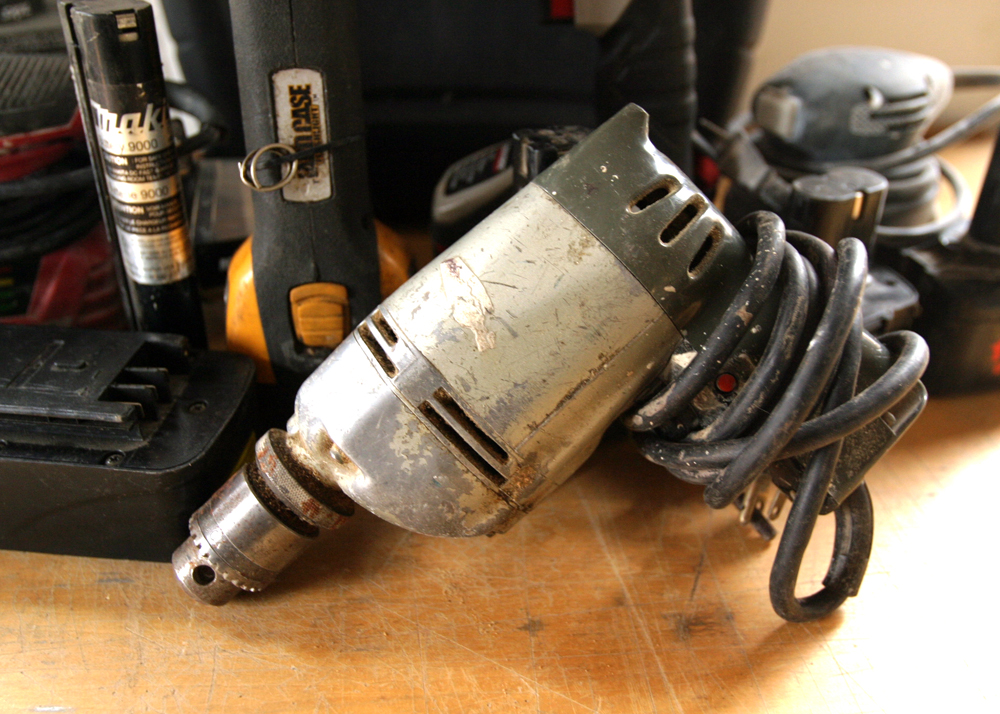 Assortment of Miscellaneous Power Tools and Batteries