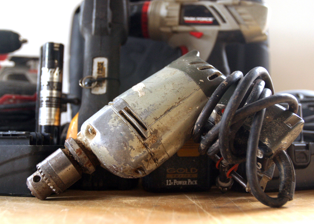 Assortment of Miscellaneous Power Tools and Batteries
