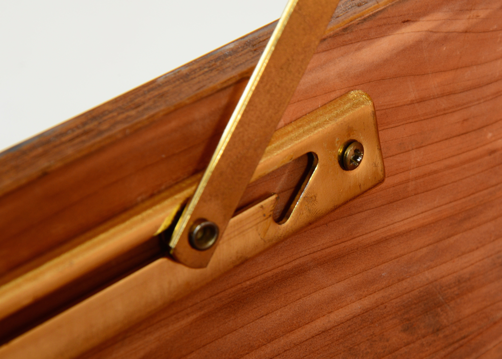 Cedar Chest with Locking Hinge