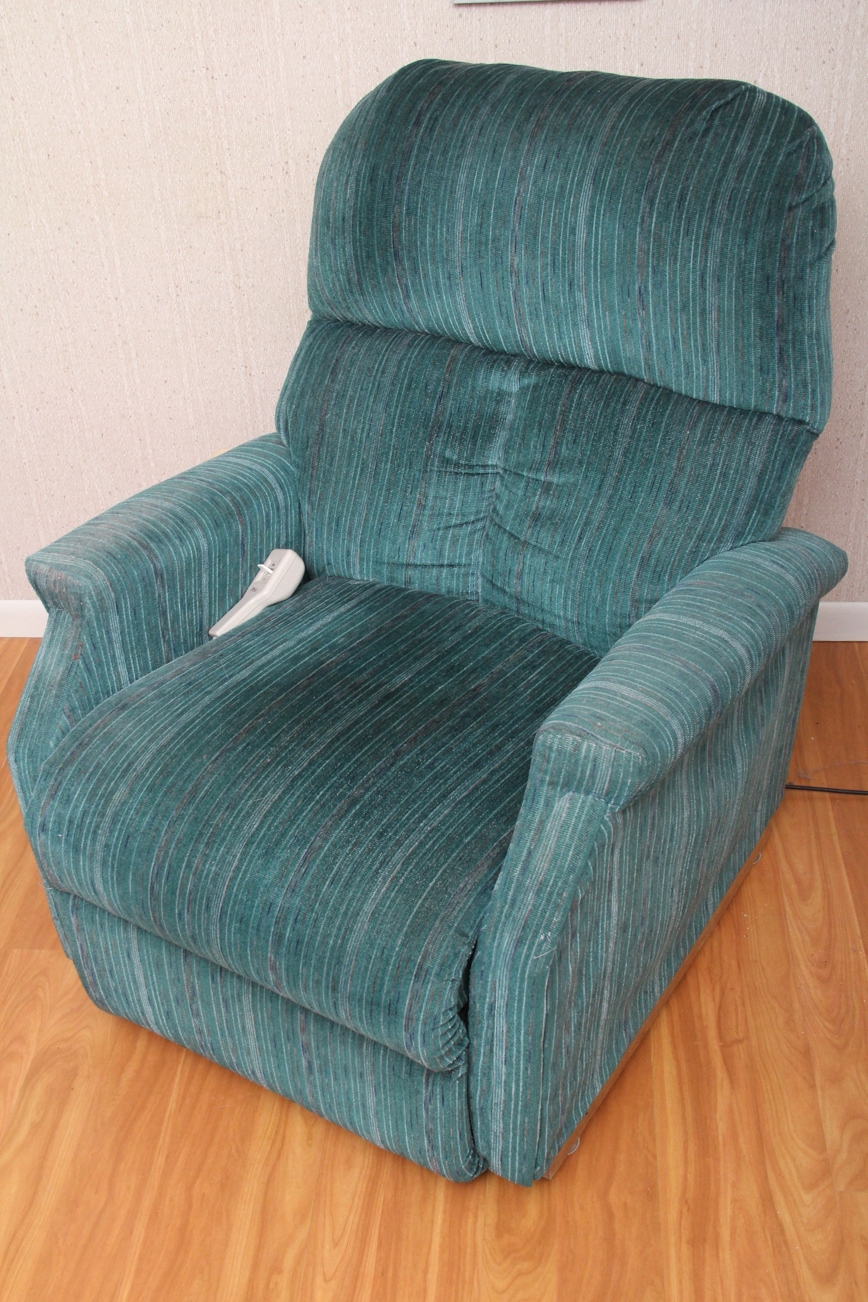 Pride Brand Easy Lift Recliner