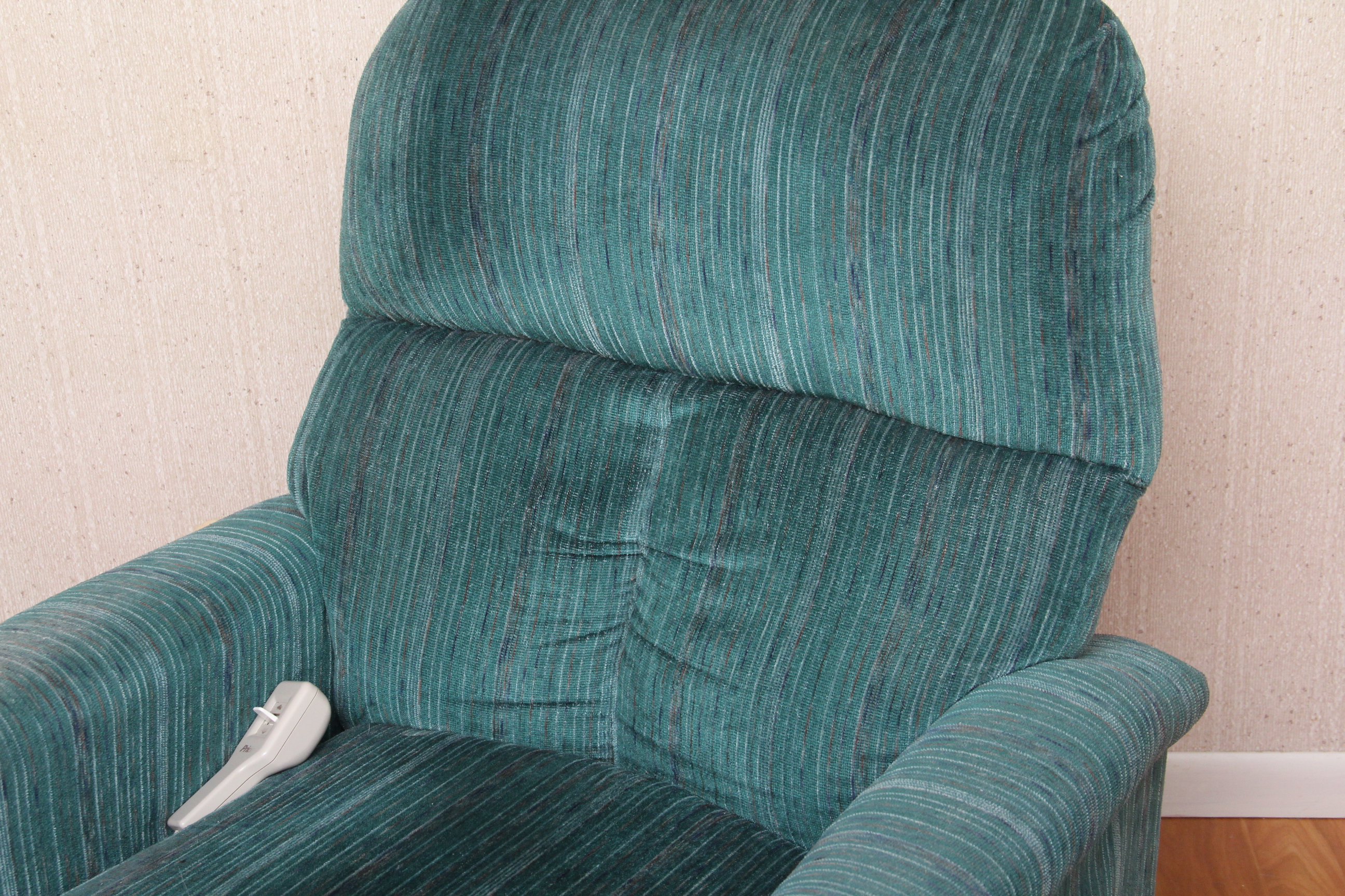 Pride Brand Easy Lift Recliner