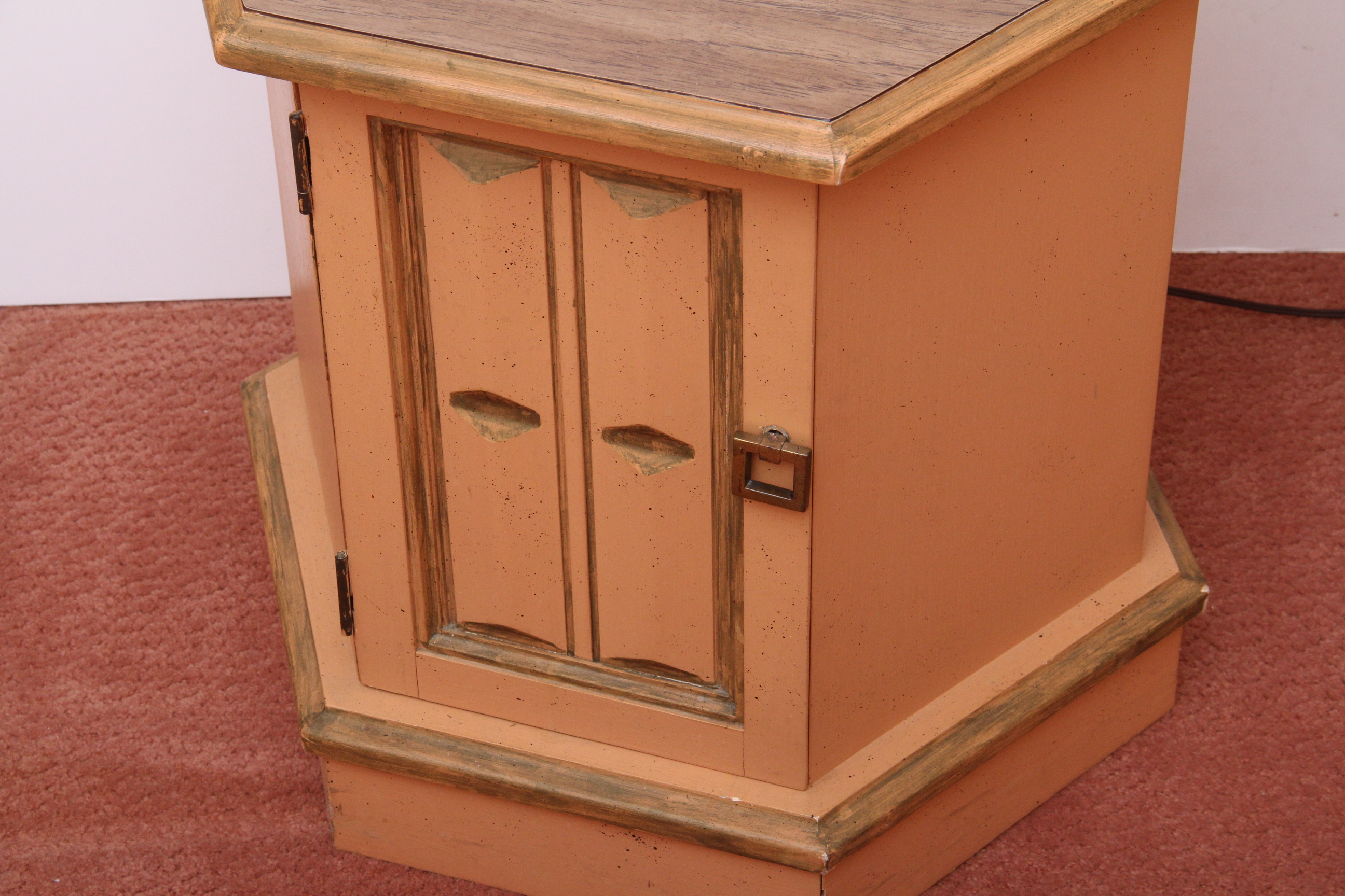 Hexagonal Cabinet End Table and Matching Lamp