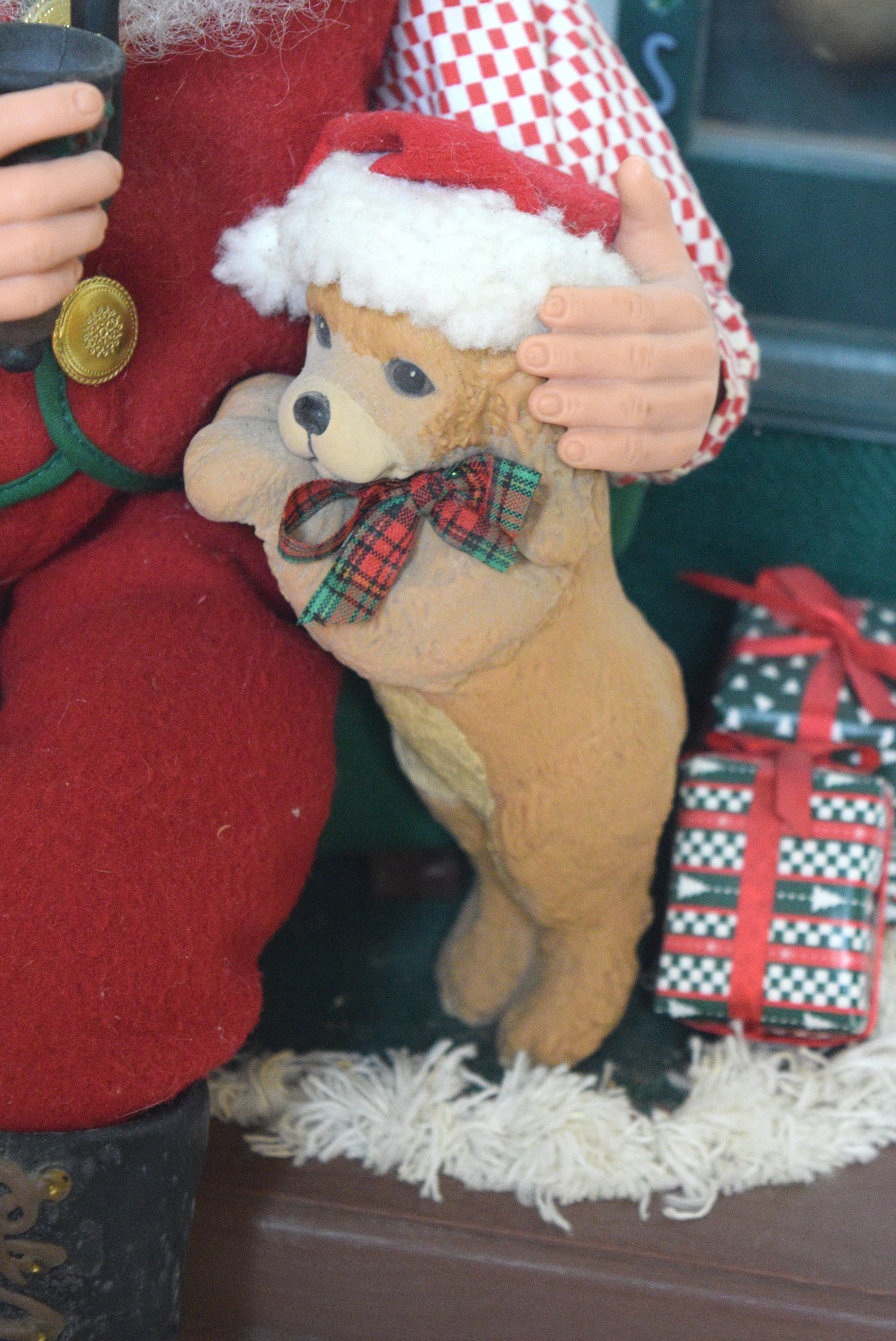 Holiday Creations Inc. Animated Santa Cassette Player