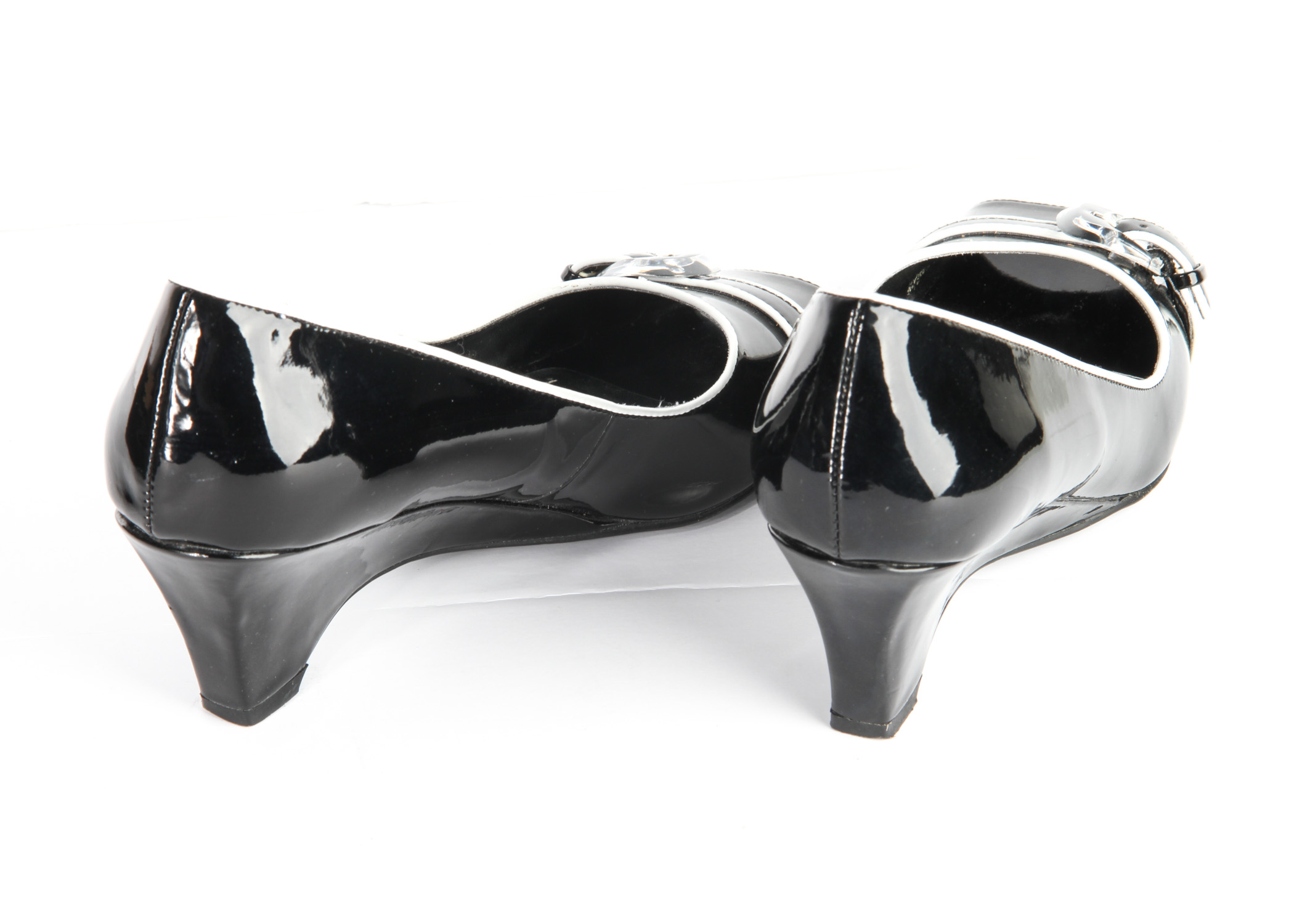 Two Pairs of Women’s Naturalizer Size 9 Shoes