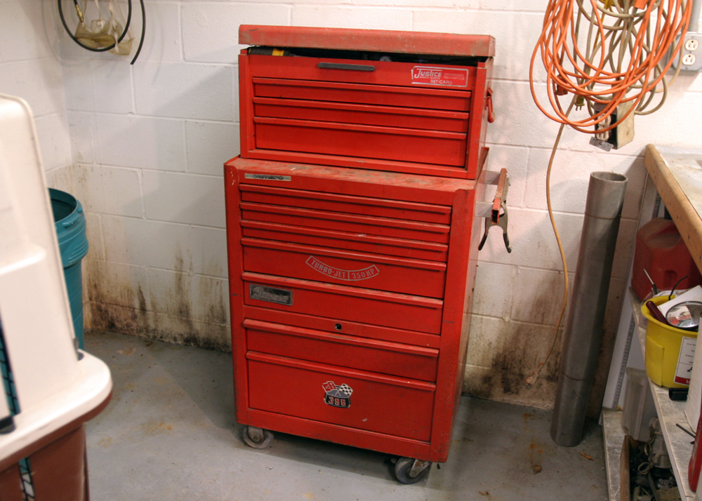 Snap-On Ten Drawer Tool Box on Casters