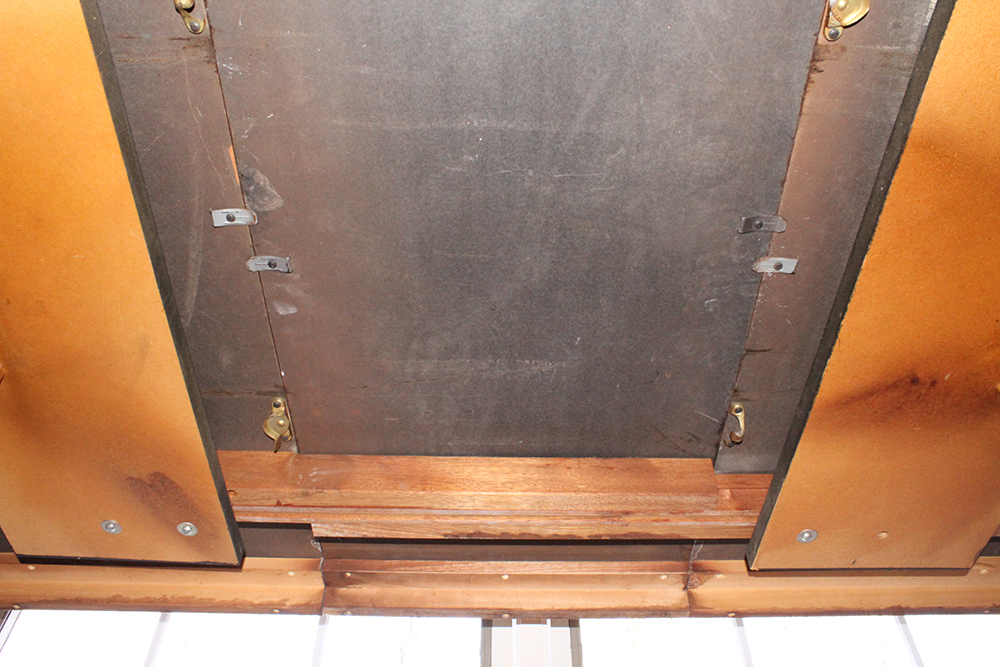 Universal Furniture Oak Dining Room Table