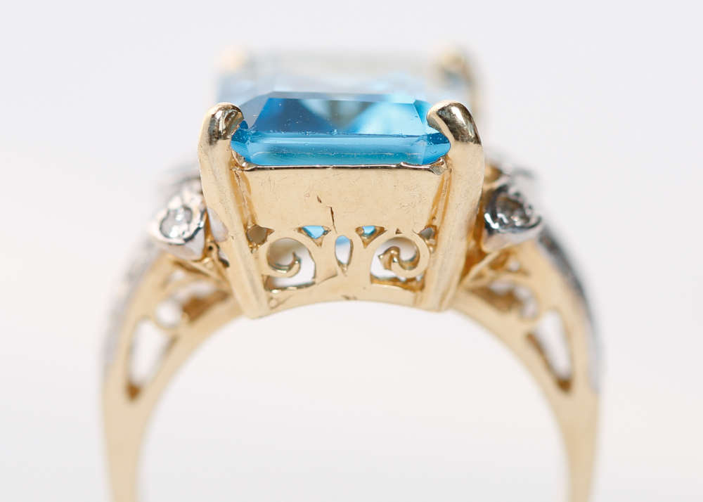 Fine 14K Gold Blue Topaz and Diamond Cocktail Ring