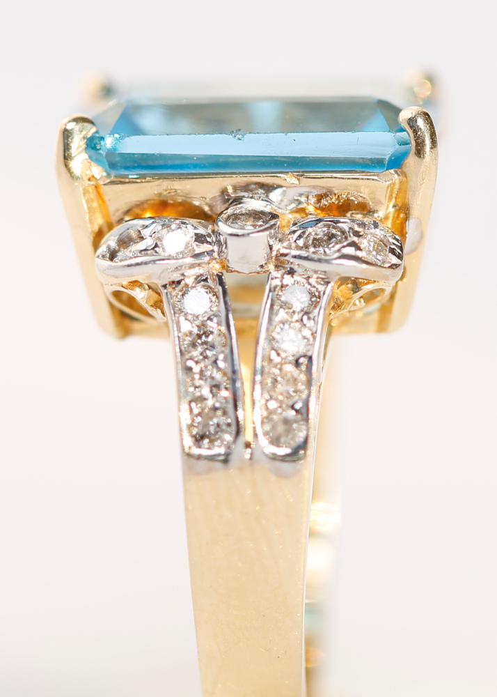 Fine 14K Gold Blue Topaz and Diamond Cocktail Ring