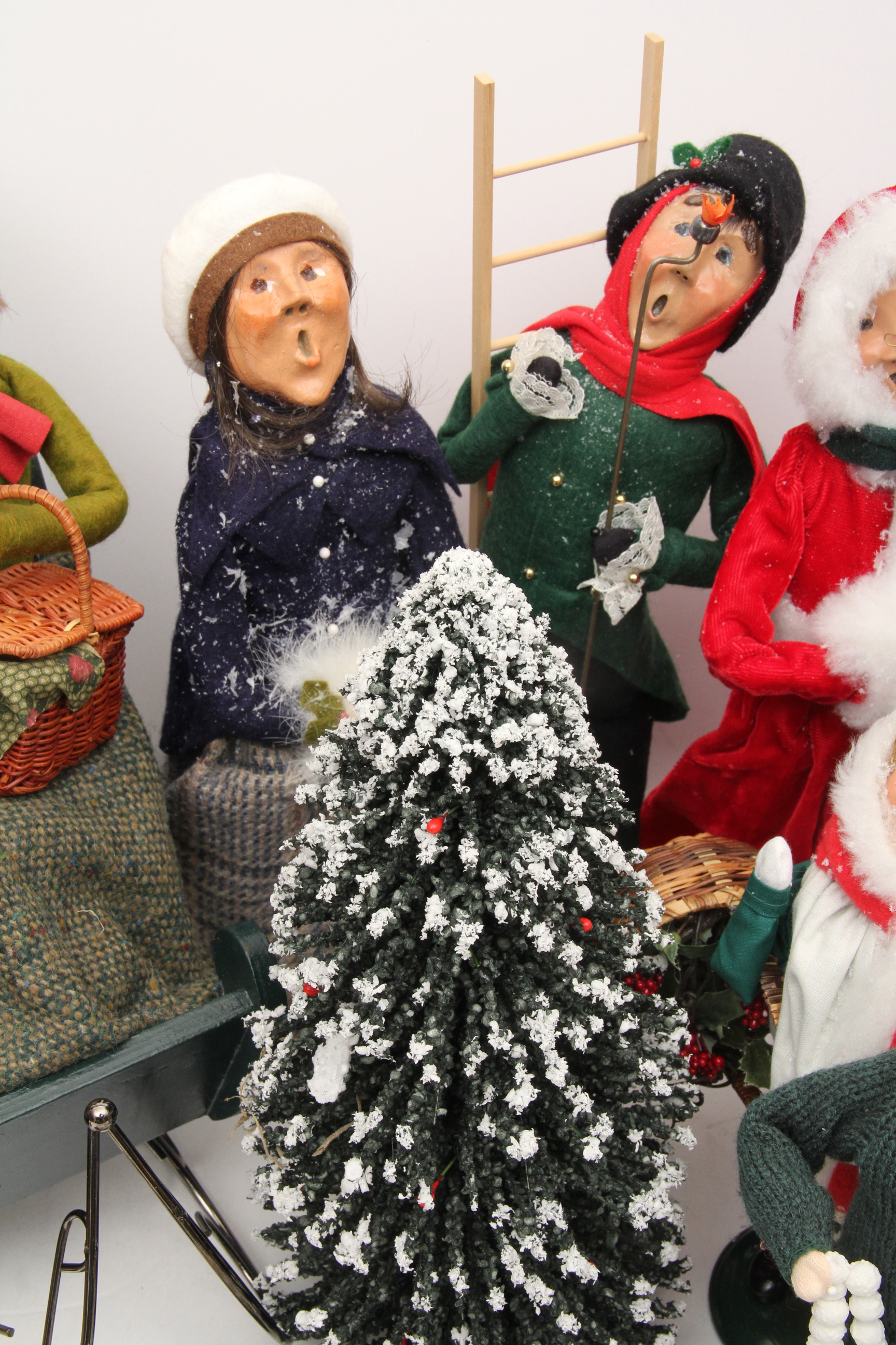 Byers Choice Christmas Carolers Collection