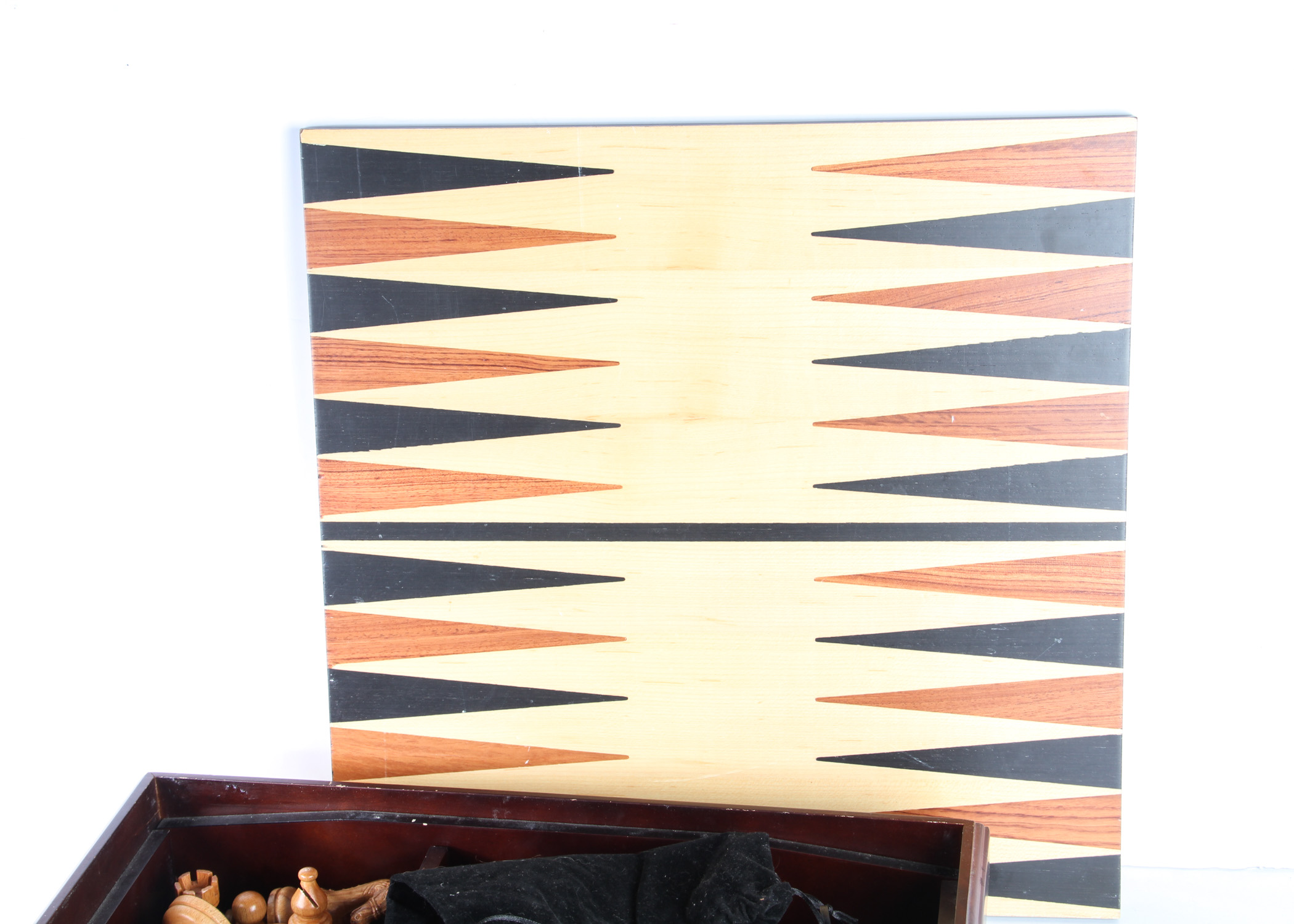 Interchangeable Chess/Roulette/Poker Console and Set