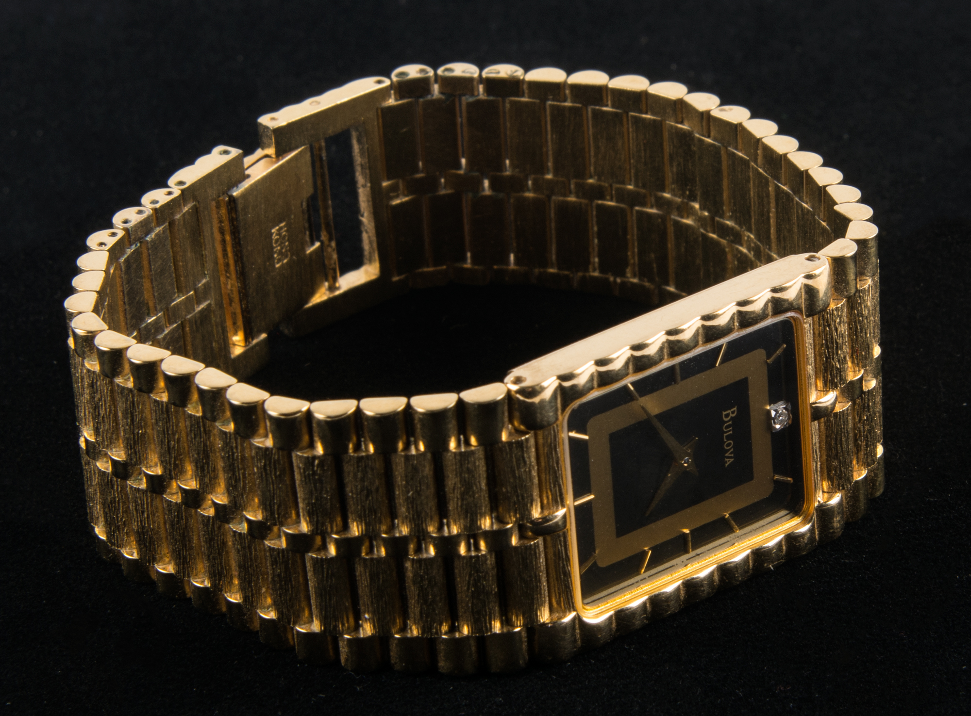 Bulova Gold Quartz T6 Watch