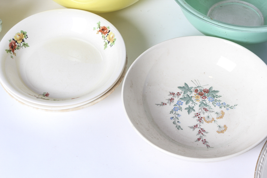 22K Gold Trimmed Plate and Dishware